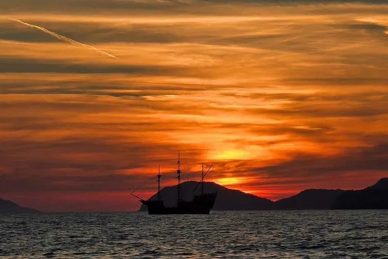 Glassboat sunset tour around Old Town & Caves in Dubrovnik — a boat tour from Dubrovnik, Croatia