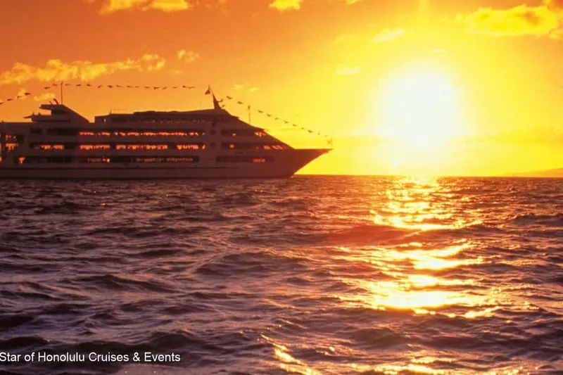 Sunset 5-Course Dinner Cruise with Entertainment — a boat tour from Honolulu, USA