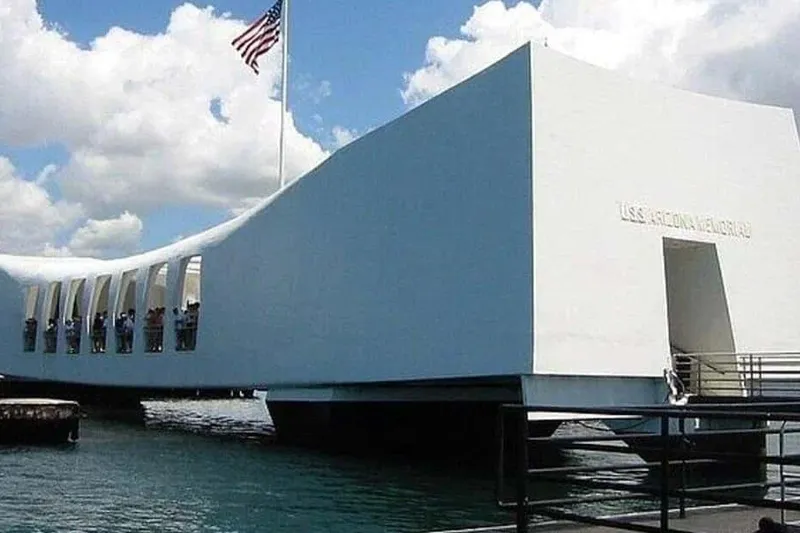 Pearl Harbor USS Arizona Memorial Tour — a boat tour from Honolulu, USA