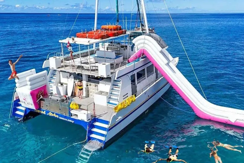 Waikiki: Snorkeling & Ocean Playground Experience — a boat tour from Honolulu, USA