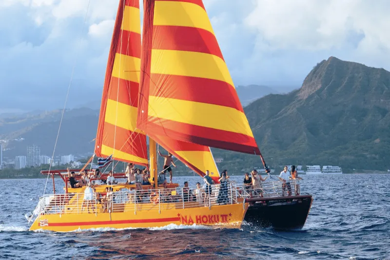 90-Minute Catamaran Sunset Sail — a boat tour from Honolulu, USA