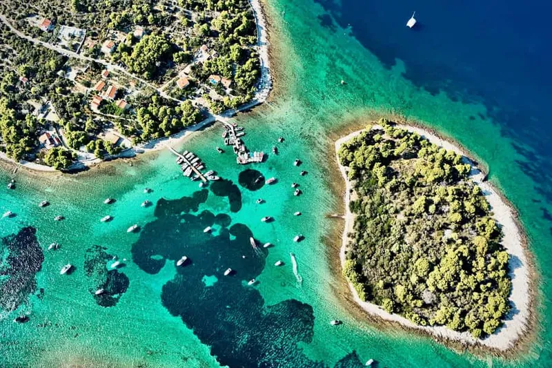 Blue Lagoon & 3 Islands – Premium Speedboat Trip — a boat tour from Split, Croatia