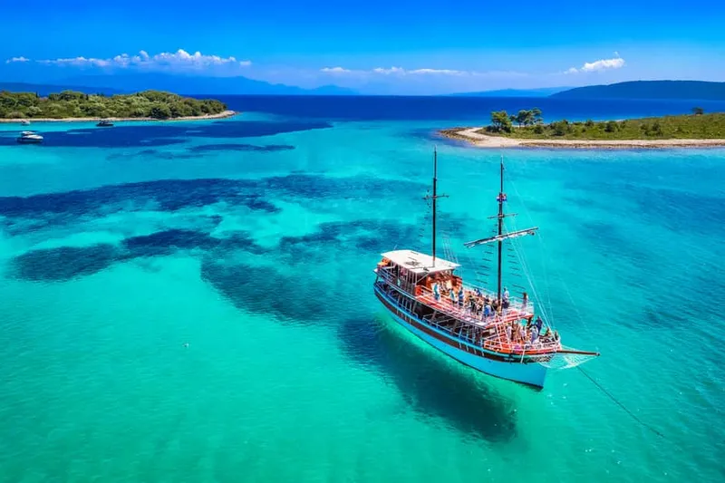 3 Islands & Blue Lagoon Cruise with Lunch & Drinks — a boat tour from Split, Croatia