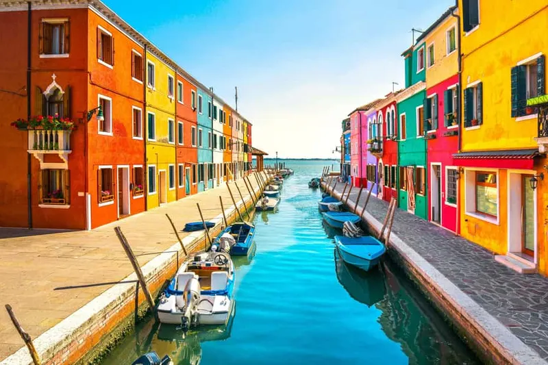 Murano & Burano Guided Tour by Private Boat with Glassmaking — a boat tour from Venice, Italy